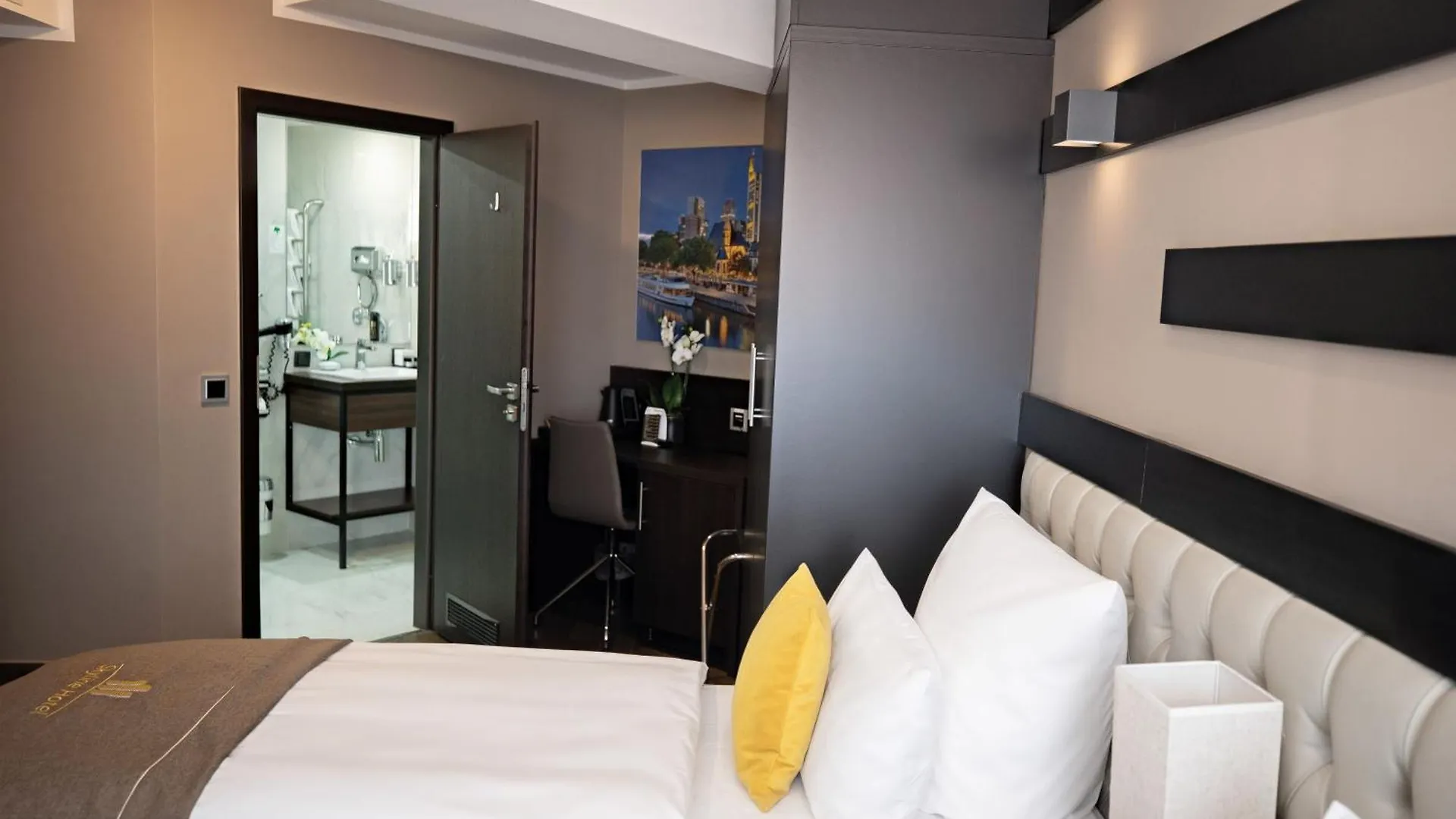 Skyline Hotel City Frankfurt Frankfurt am Main 4*,
